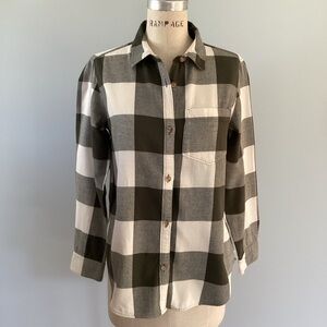 Old Navy Classic Buffalo Plaid Womens Flannel Size Medium